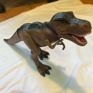 Dragon Toys Ltd. T-REX Dinosaur Sounds ROARS Light up Eyes